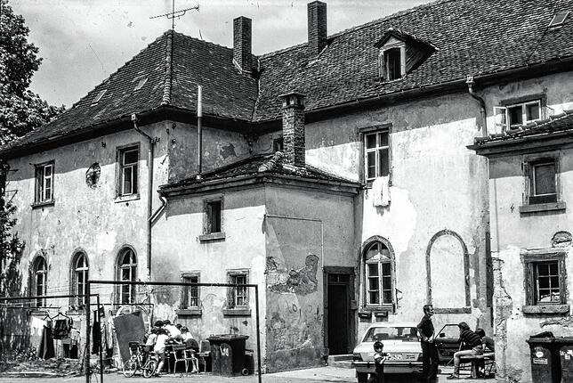 Das Gebäude in der Karlstraße 58 wurde bis zur Sanierung im Herbst 1984 als Wohnhaus genutzt.