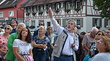 Zahlreiche Führungen hat Hermann Zitzlsperger in Markdorf und Bermatingen angeboten, wie hier am Tag des offenen Denkmals im September ...