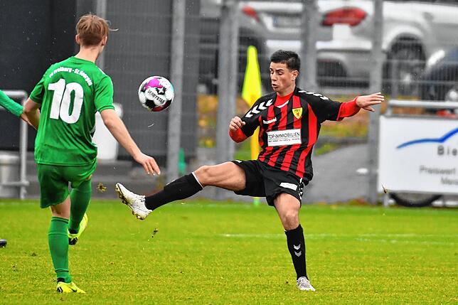 Bild 5: FSV Rheinfelden bleibt mit dem 3:2-Erfolg gegen den FC Freiburg-St. Georgen auch im 13. Saisonspiel unbesiegt &ndash; und wir haben Bilder!