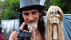 Beim Heavy-Metal-Festival in Tennenbronn lautet die Devise: Nur die Harten kommen auf den Acker. Dieses ikonische Foto stammt von 2019.