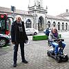 &bdquo;Barrierfreiheit an prominentester Stelle&ldquo; wollen Baubürgermeister Karl Langensteiner-Schönborn (links) und der ...