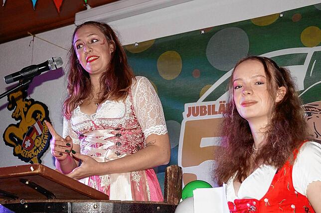 Julia Greinwald und Marie Faller wussten so einige witzige Anekdoten vom Jubiläumswochenende der Hasle Maale zu berichten.