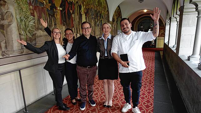 Sie freuen sich auf „Der SÜDKURIER öffnet Türen“ zum Fasnachtsauftakt der Niederburg im Inselhotel am 9. November: Mandy Ihlenburg und ...
