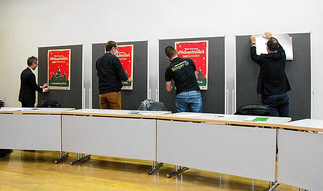 Matthias Jendryschik (von links), Geschäftsführer der Wirtschaft und Tourismus Gesellschaft, Rainer Böck, Markus Blust und Carsten Dörr ...