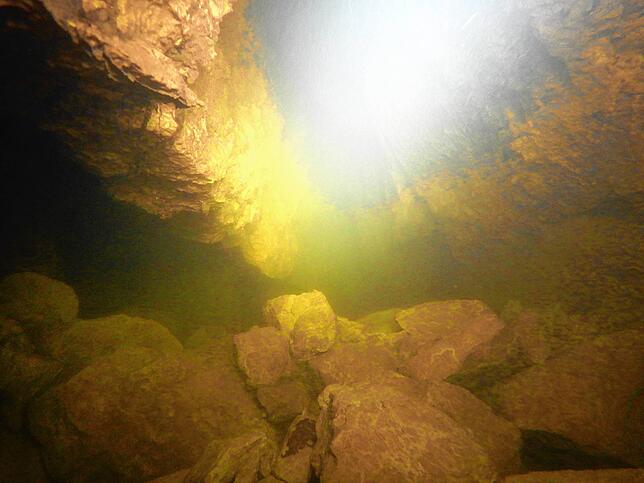Bild 13: Wie sieht es in der Aachhöhle aus? Wir nehmen Sie mit auf einen virtuellen Tauchgang