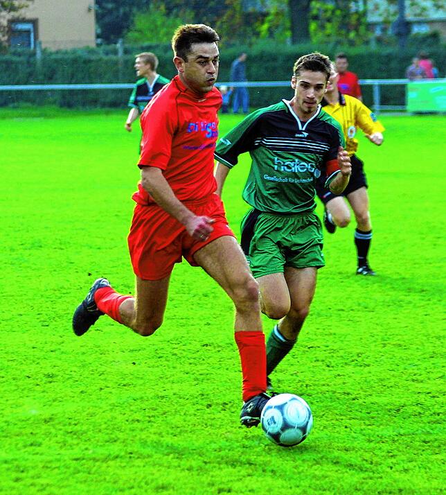 Legende: Zarko Males vom VfR Rheinfelden, 2003 im Spiel gegen die Spvgg. Untermünstertal.