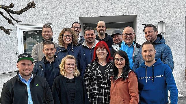 Gleich 15 Kandidaten stellen sich der Ortschaftsratswahl in Reiselfingen. Auf dem Bild fehlt Michel Werne.