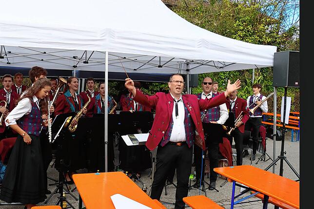 Bild 13: Zahlreiche Besucher beim Dorffest in Stahringen