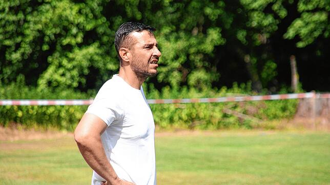 Der FC Bad Dürrheim um Trainer Enrique Blanco ist mit einer 1:3-Niederlage in die neue Landesliga-Saison gestartet. Aus seiner Sicht ...