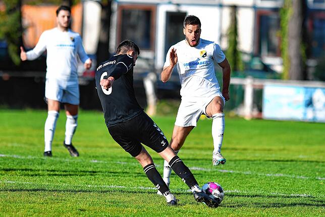 Bild 4: SV 08 Laufenburg verliert bei Spitzenreiter VfR Hausen mit 0:2 &ndash; und wir haben Bilder!