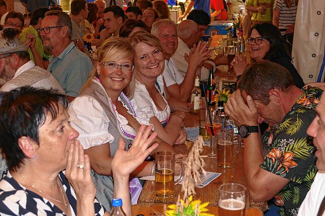 Bild 26: Bayerisches Wochenende begeistert seine Gäste mit Geselligkeit, Genuss und guter Laune.