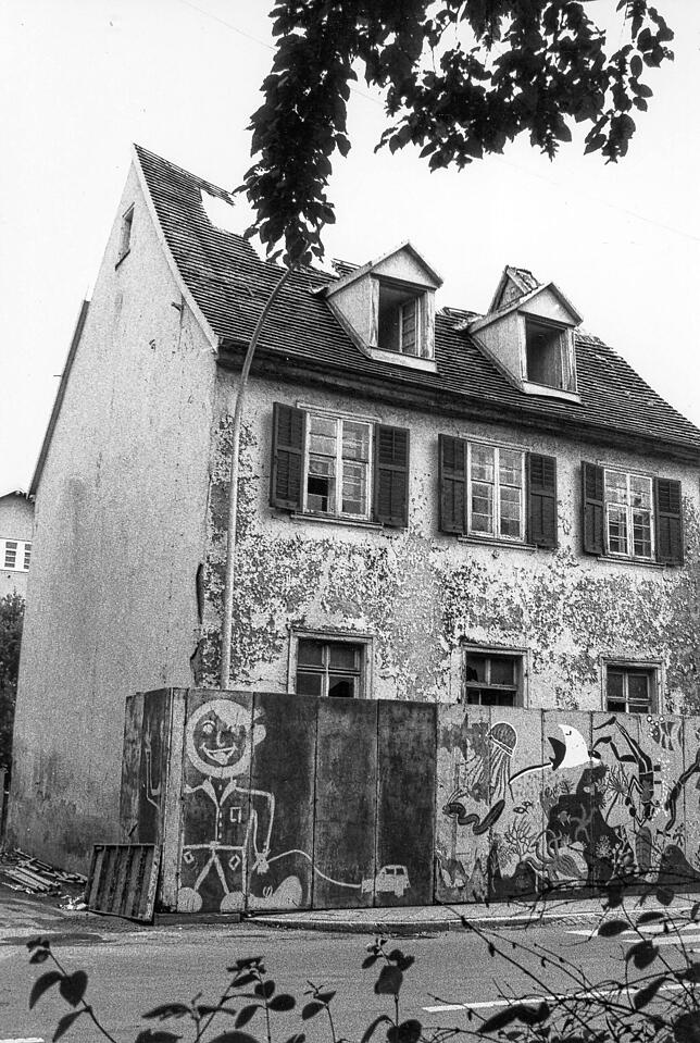 1979 kaufte die Familie Duldinger das Anwesen Rambold neben dem gemieteten Ladenlokal in der Josefstraße. Unser Bild zeigt das Gebäude ...