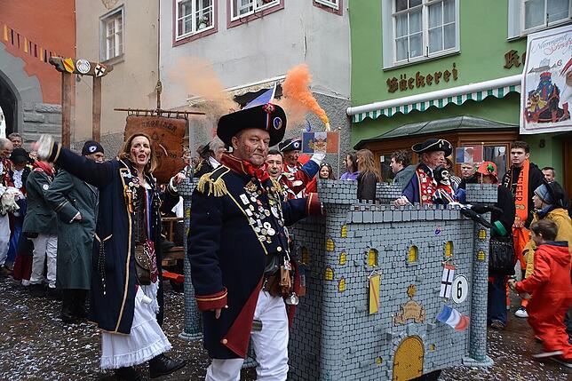 Bild 15: Meersburg im Fasnetsfieber: 1.800 Hästräger ziehen durch die Altstadt – Bilder!