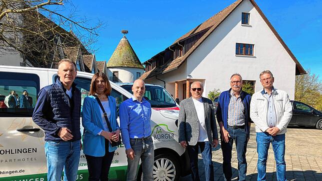 Jens Heinert, Sparkassenstiftung, Anja Claßen, Bürgerstiftung Singen, Stefan Dunainski Ortsvorsteher Bohlingen, Andreas Jasko, erster ...