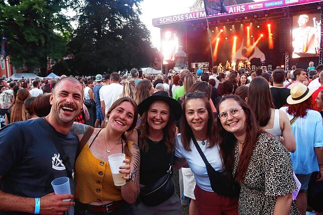 Bild 24: Bilder der großen Party mit den Fäaschtbänklern im Salemer Schlosspark
