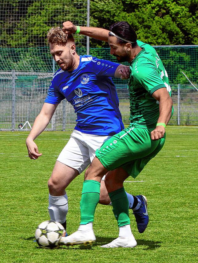 Bild 13: Der TSV Aach-Linz kantert Spfr Owingen-Billafingen 7:0 nieder. Wir waren mit der Kamera dabei.
