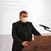 Gerührt verabschiedet sich Gerhard Rothacher in den Ruhestand und bedankt sich für Vertrauen und Wertschätzung.