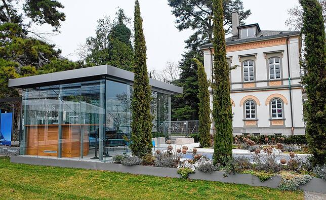 Nur für die Gartenschau inszeniert sind die teilweise extravaganten und exklusiven Villengärten. Im Hintergrund das frühere Haus des ...