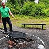 Jürgen Bacher, Revierleiter im Stadtwald Tiengen, steht an der Grillstelle am Vitibuckturm im Tiengen. Wegen der akuten Waldbrandgefahr ...