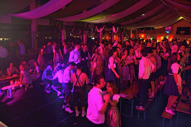 Bild 16: Bilder vom OktoBär-Fest des MV Horheim am Samstag