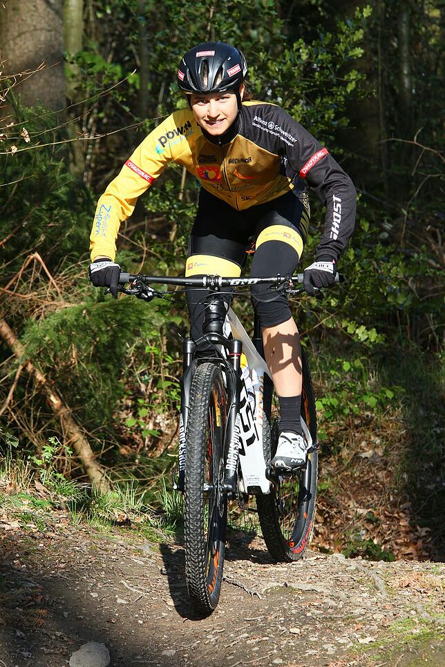 Zweite bei der Transalp: Noch bis Samstag fährt Miriam Oeschger vom Team „Herzlichst Zypern“ das Etappenrennen bis Molveno ...