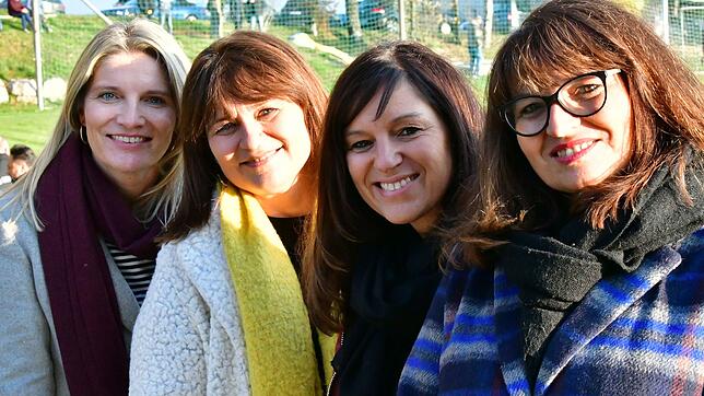Charmante Tipperinnen: Sandra Schulz, Svetlana Heizmann, Anja Schmidle und Geli Vögele (von links), treue Anhängerinnen des SV Buch, ...