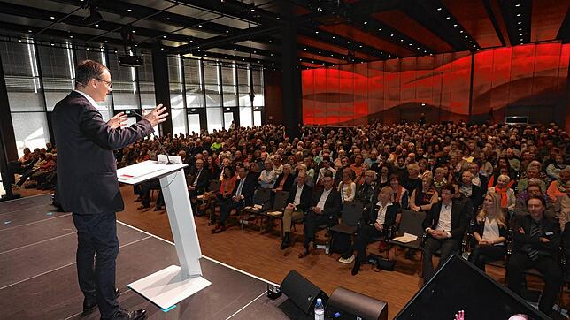 Oberbürgermeister Uli Burchardt kündigt beim Bürgerempfang seine Kandidatur für die OB-Wahl 2020 offiziell an.