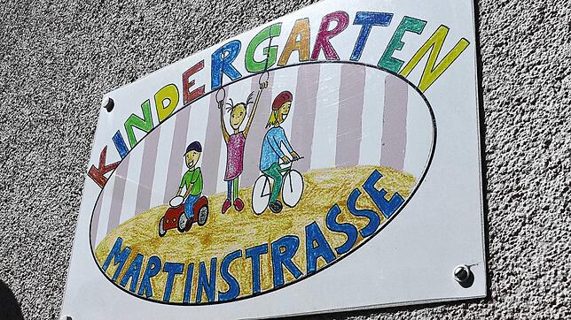 Eltern dürfen aufatmen: Die Stadt verzichtet für Januar/Februar auf die Kindergartengebühren und einen Teil der Kosten für die Notbetreuung.
