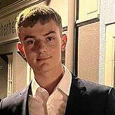 Christian Schaber hat sich für eine Ausbildung zum Werkzeugmechaniker entschieden.