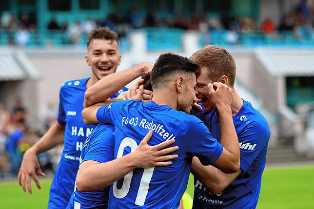 Bild 7: Die besten Bilder der Landesliga-Auftaktpartie Zwischen dem FC Radolfzell und dem TSV Singen