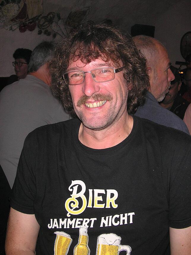 Bild 25: Zünftig und gut gelaunt wird beim Wolterdinger Kellerfest gefeiert