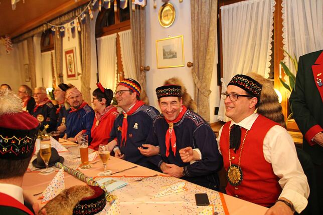 Bild 2: D&lsquo; Eschinger Fasnet goht los: Beste Stimmung bei der Finanzsitzung