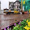 Noch ist der Rathausplatz eine Baustelle. In diesem Bereich zur Rathausseite hin soll die neue Brunnenanlage errichtet werden. Bis zum ...