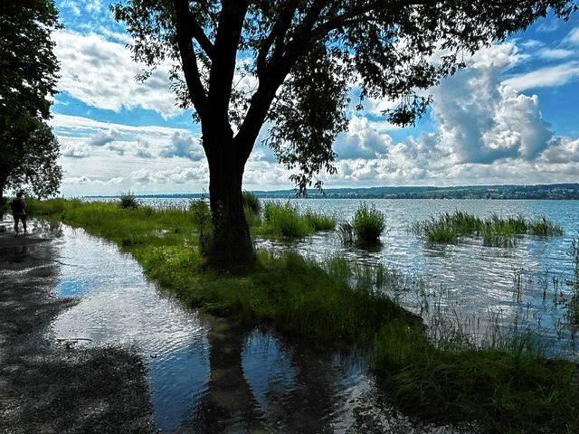 Aus Sicherheitsgründen wurde der Seeuferweg am Sonntag, 9. Juni, gesperrt.