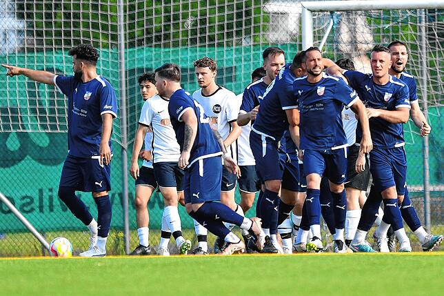 Bild 30: VfB Waldshut siegt im Hinspiel mit 1:0 gegen den FC Emmendingen &ndash; und wir haben Bilder!
