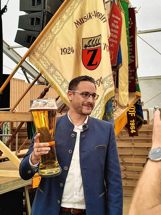 Bild 27: Bilder vom Jubiläumsumzug des Musikvereins Liggersdorf im Rahmen des Bezirksmusikfestes