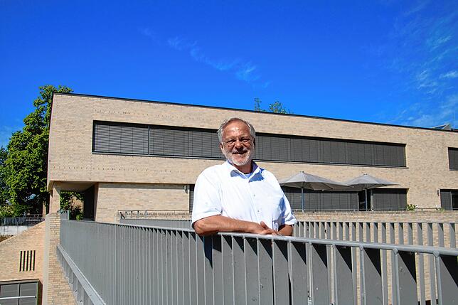 Das neue Campusgebäude steht für die neue Evangelische Schule Schloss Gaienhofen: Die Schließung des Internats und die Einführung neuer ...