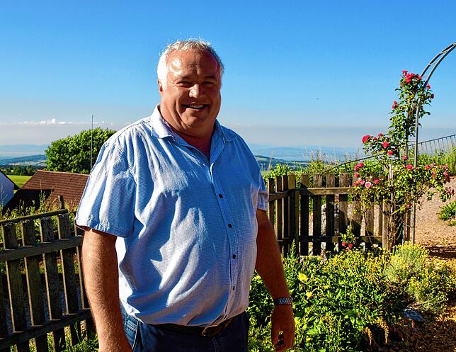 Hans-Peter Kleemann, Wirt des Berggasthofs Höchsten, freut sich, dass die Gäste bei ihm deutlich länger bleiben als in anderen Jahren.