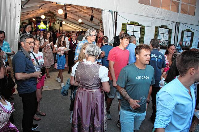 Bild 2: Auftakt des Heimatfest Sichelhenke in Bohlingen