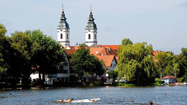 Im Strand- und Freibad in Bad Waldsee lässt es sich an heißen Sommertagen gut aushalten.