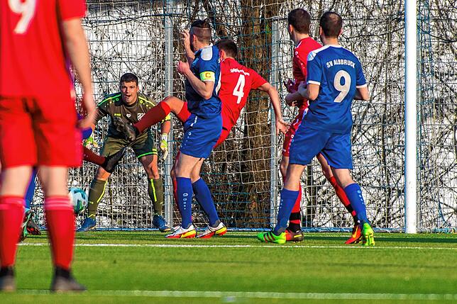 Bild 12: SV Albbruck gelingt glückliches 1:1 gegen die Spvgg Wutöschingen &ndash; und wir haben Bilder!