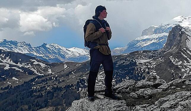 Er will auf seiner Reise über sich hinauswachsen: Aaron Küchler aus Engen reist mit seinem Campingbus durch ganz Europa und hat dabei ...