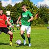 Ruben Bronnec (SVR, links) im Zweikampf mit Dominik Emminger.