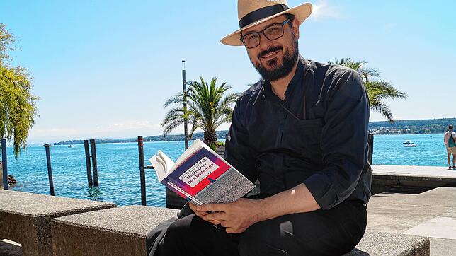 Nach mehreren Sachbüchern hat der katholische Theologe Christian Schlindwein nun eine Krimierzählung vor stadtgeschichtlichem ...