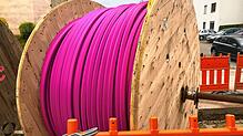 Auf Rollen wie diesen, die auf dem Aarberg aufgenommen wurden, werden die Breitband-Kabel angeliefert. In den kommenden Jahren wollen ...
