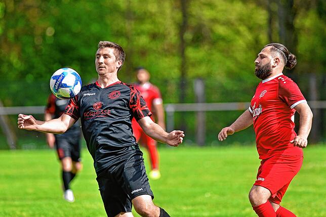 Bild 3: Elf Tore! Unsere Bildergalerie vom 6:5-Erfolg des VfB Villingen gegen den FC Löffingen