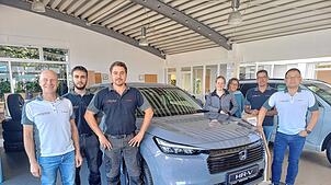 Der neue Honda HR-V Hybrid. Im Donaueschinger Honda-Autohaus Greuner an der Raiffeisenstraße 60 freuen sich die Mitarbeiter um ...