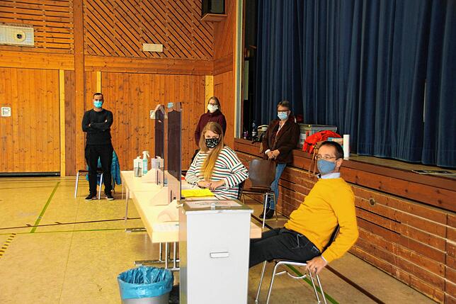 Wahlsonntag in der Dingelsdorfer Thingolthalle