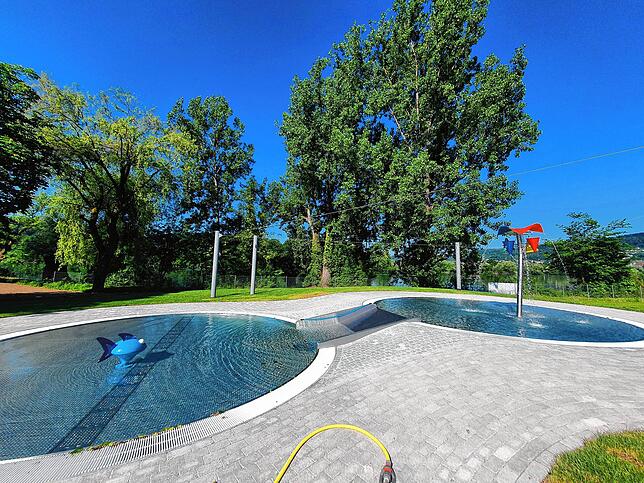Bild 12: Vorher-Nachher-Fotos: So hat sich das Freibad Waldshut während der Sanierung verändert