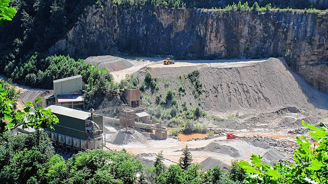 Der Steinbruch in Tiefenstein könnte in geringerem Umfang, als noch vor einem Jahr geplant, erweitert werden.